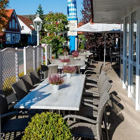 Butjadinger Tor Hotell 3*